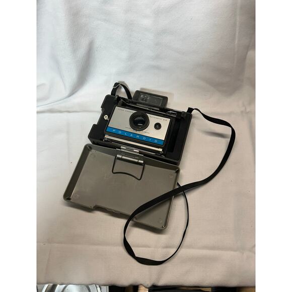 Vintage Polaroid 210 Land Camera Automatic Built in Flash Not Tested Neck Strap - Picture 3 of 6
